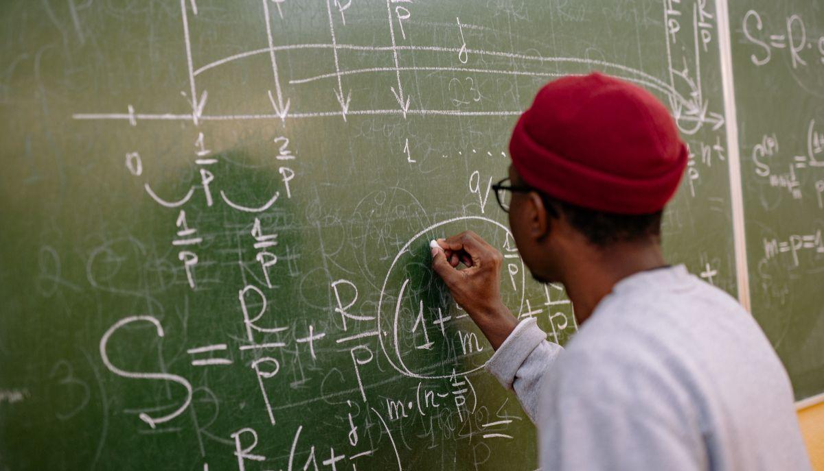 Matematica nel TOLC: Le 10 formule "salvavita" che devi conoscere a memoria prima del test