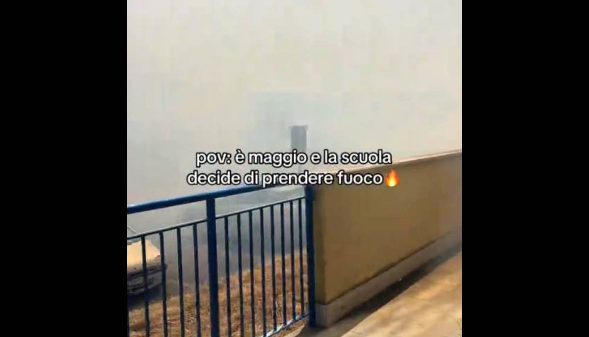 La scuola va a fuoco, i commenti degli studenti sono puro TikTok: “Qualcuno ha un tutorial?"