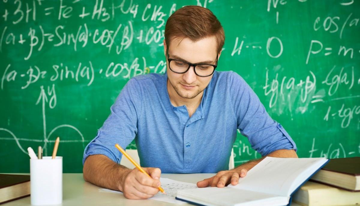 Maturità: le tracce e le soluzioni di matematica 2023 per esercitarsi