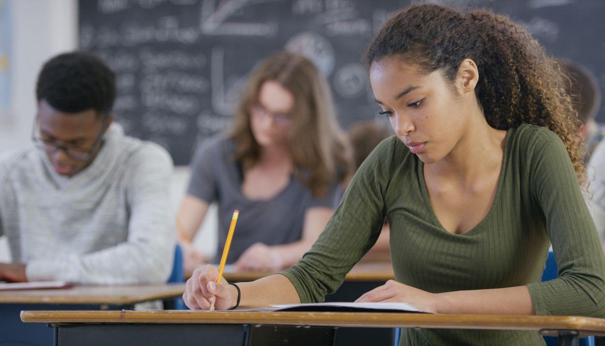 Assenza strategica per difendersi da compito (quasi) a sorpresa: guai in arrivo per la classe