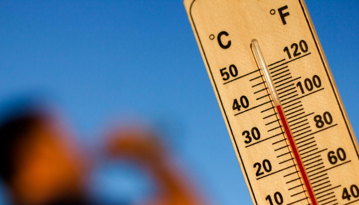 Esami con 40 gradi: lo sfogo degli studenti e 5 consigli per sopravvivere al caldo nelle scuole