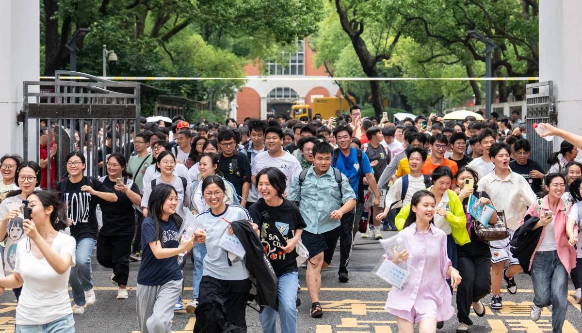 Storie di Gaokao: i video e i trend più folli (e disperati) che girano sui social sull'esame più difficile del mondo