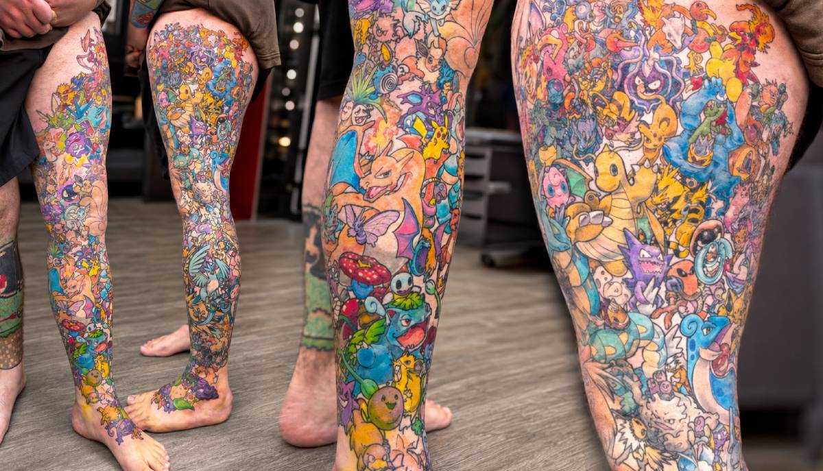 Si tatua tutti i 151 Pokémon originali sulla gamba: il risultato diventa virale