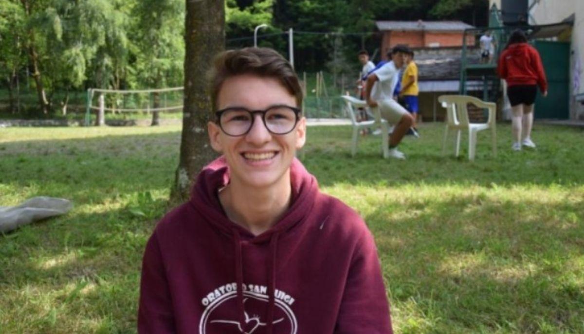 Altro che Ibiza! Prende 100 e lode e passa l'estate in oratorio: la lezione di un 19enne