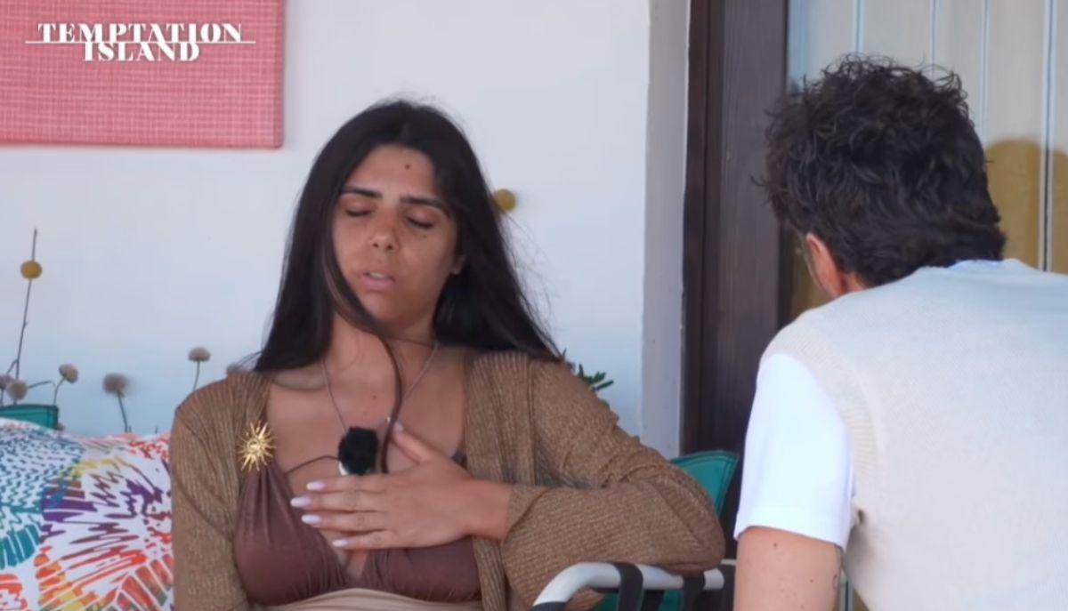 Temptation Island 2026, i momenti virali della sesta puntata: il falò tra Iris e Andrea e il colpo di scena di Diamante