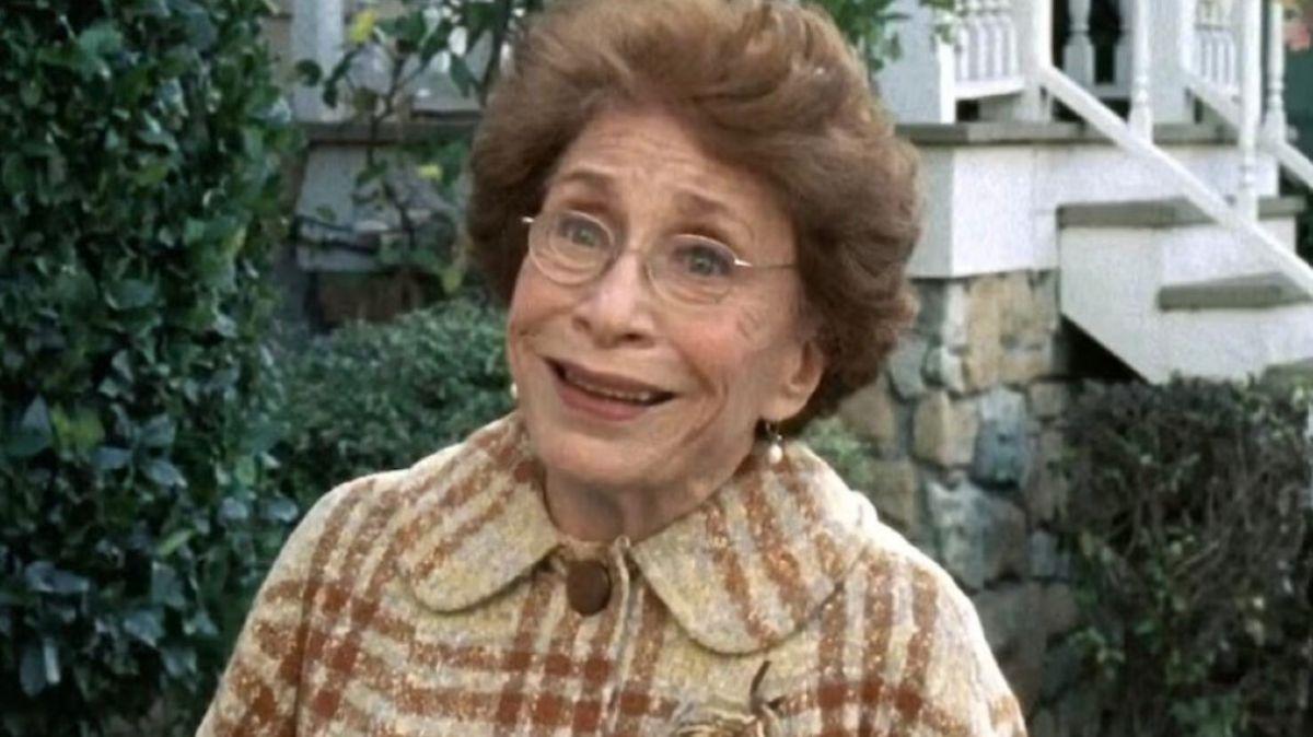 Bunny Levine è morta a 97 anni, interpretò Mrs. Thompson in Una mamma per amica