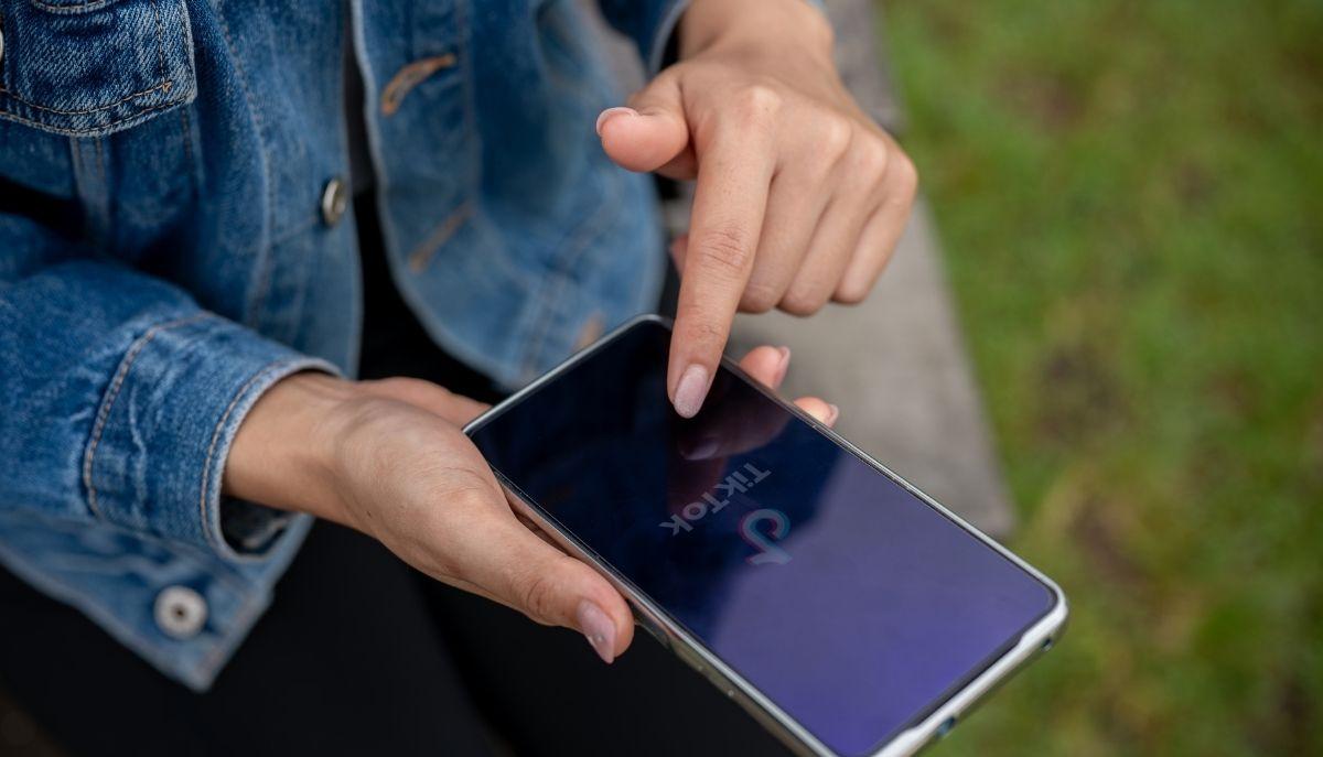 Escono i commissari esterni di Maturità ed è subito panico: le migliori reazioni degli studenti su TikTok