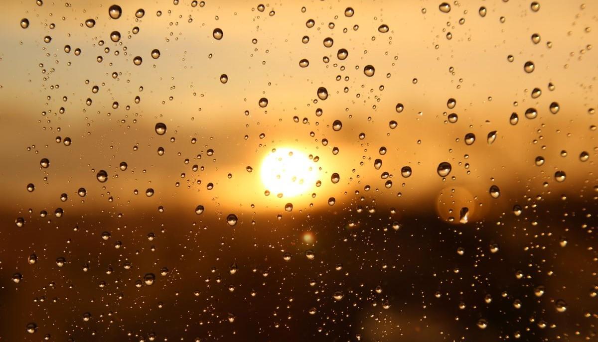 Zaino in spalla e ombrello a portata di mano: il meteo (pazzo) per il ritorno a scuola a settembre