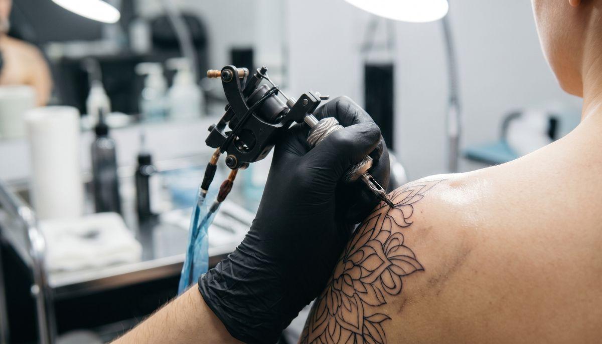 Mappa del dolore dei tatuaggi: le zone più sensibili e cosa aspettarsi