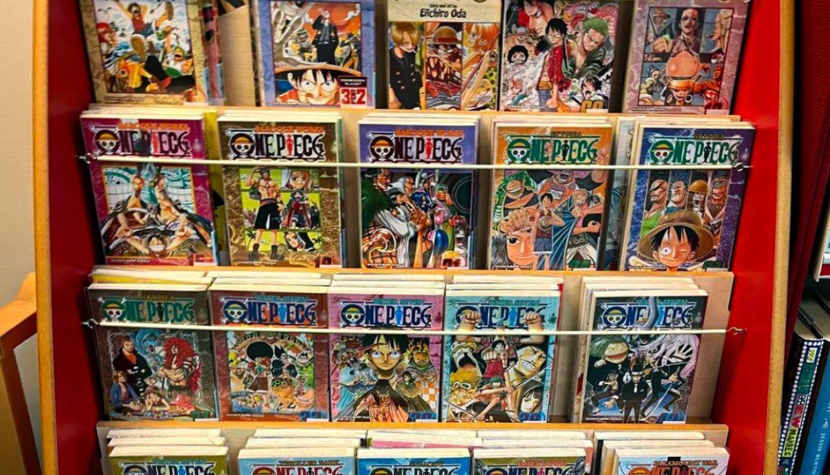 Un generoso donatore regala 75 volumi di One Piece alla biblioteca della scuola