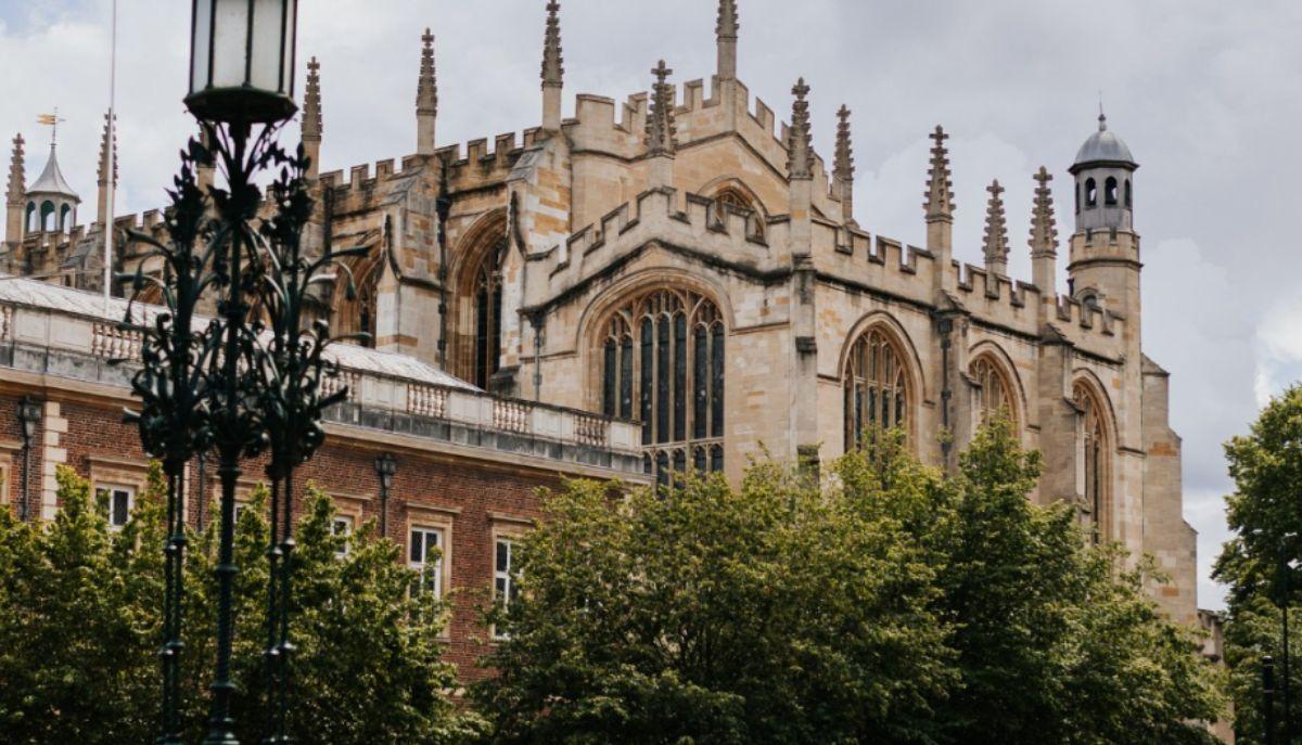 Il principe George inizia Eton come William e Harry, e la retta è da capogiro