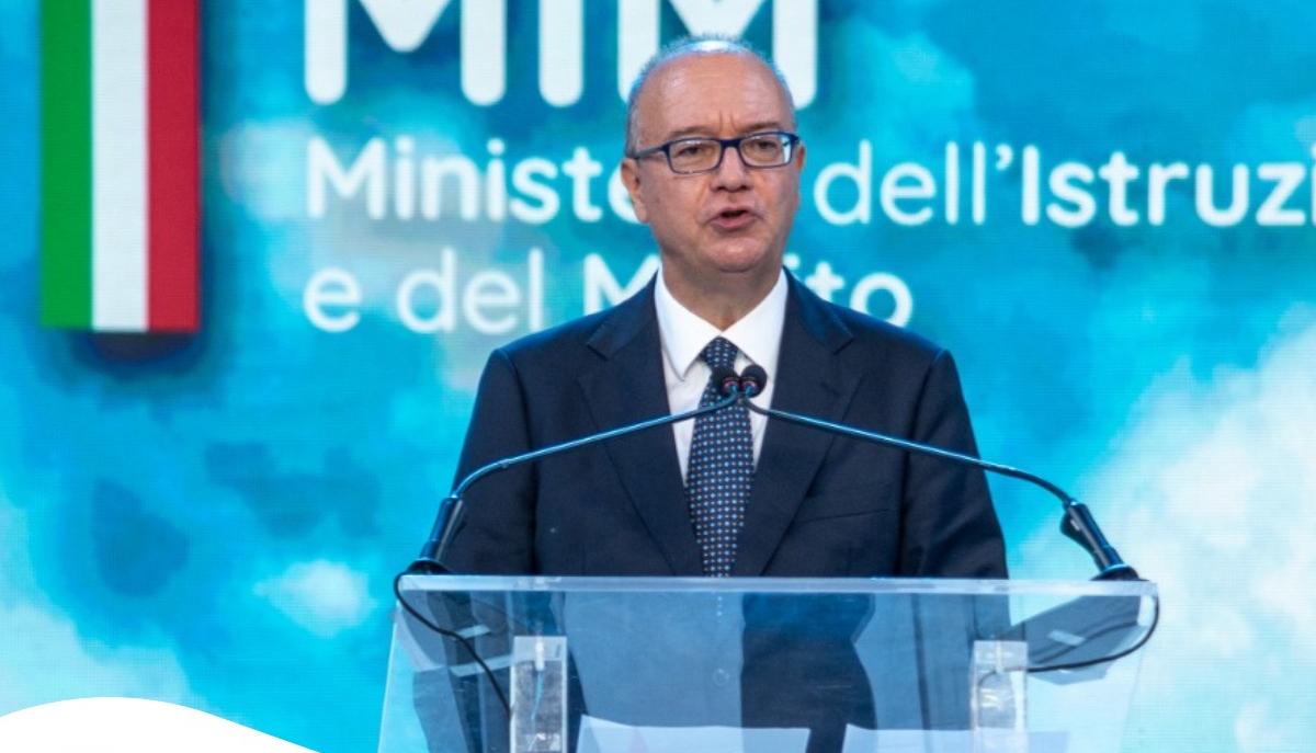 Compiti sul diario e stop alle verifiche accumulate: cosa cambia con la nuova nota del MIM