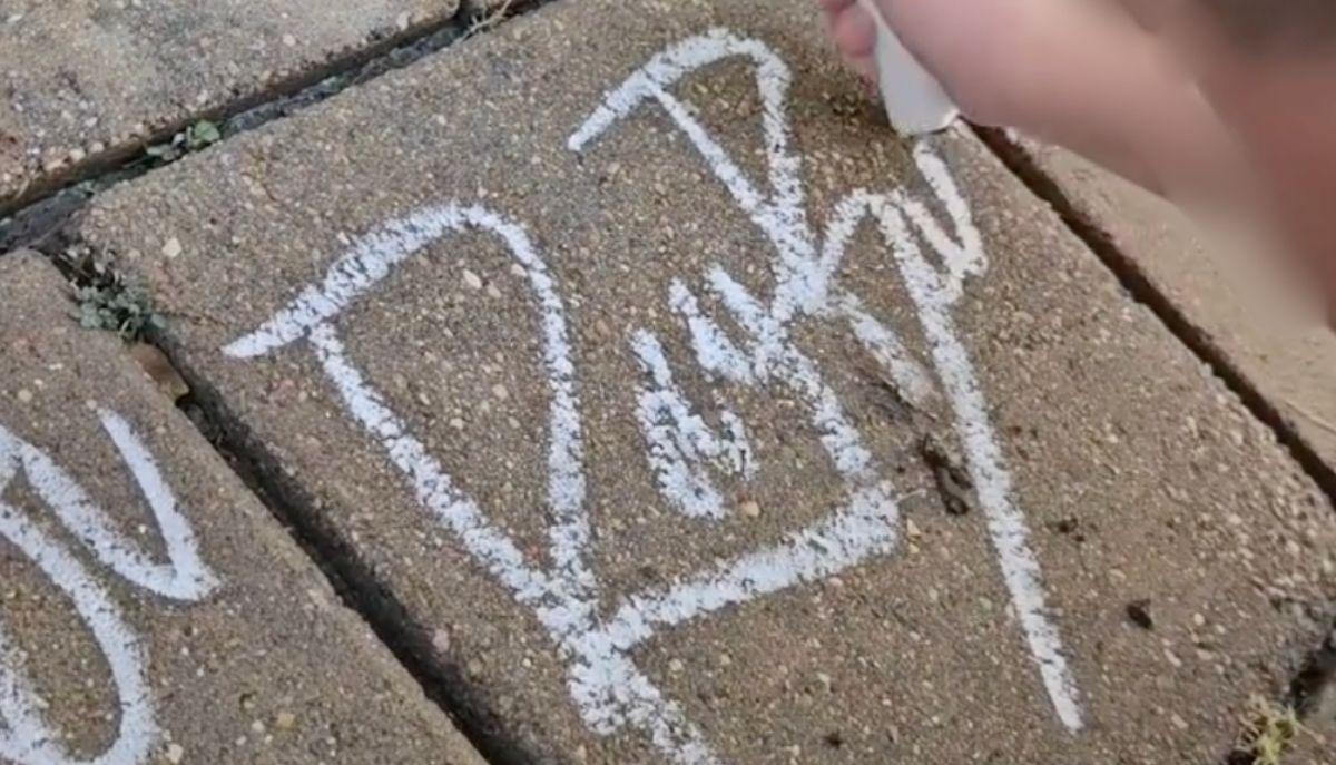 Il bambino con iperlessia che scrive e disegna in maniera incredibile