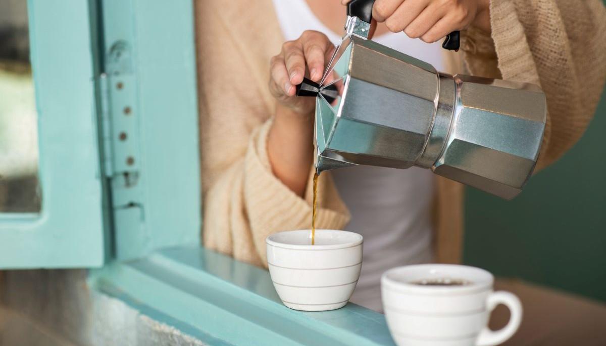 Svelati i migliori caffè per moka: chi vince la classifica di Altroconsumo e i punteggi