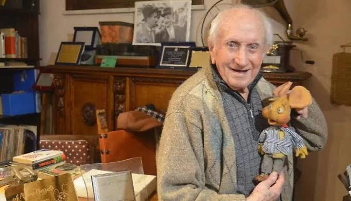 Peppino Mazzullo anziano e Topo Gigio