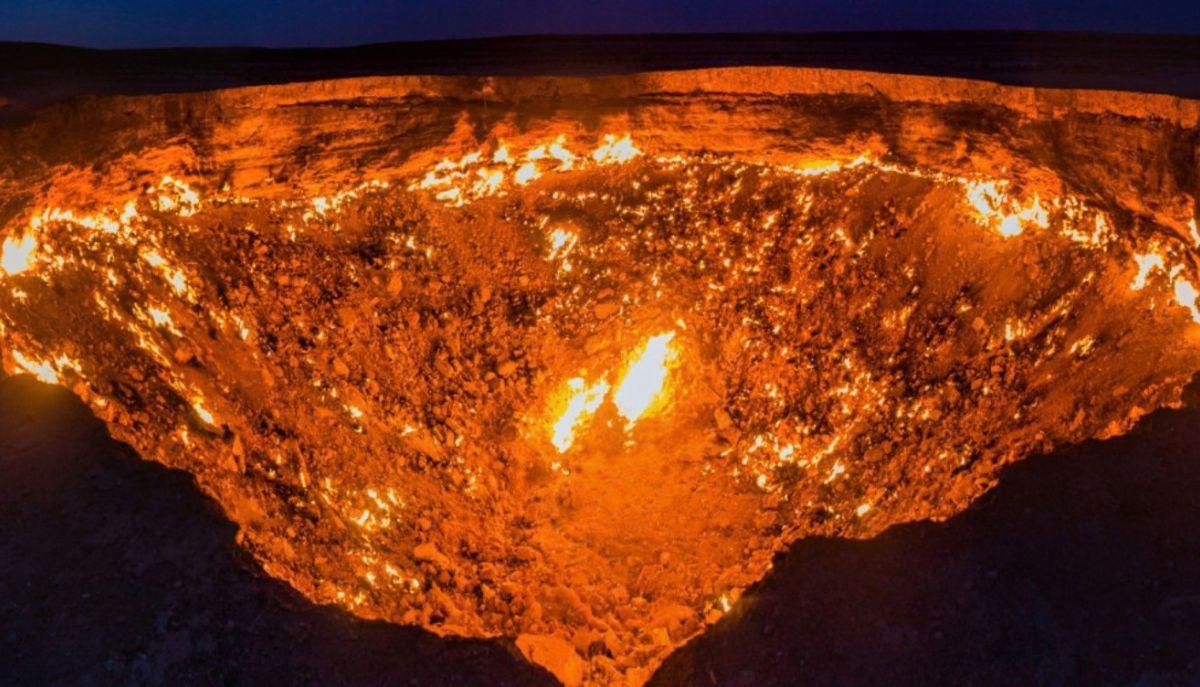 La Porta dell'Inferno esiste, e brucia dal 1971 per colpa dell'uomo