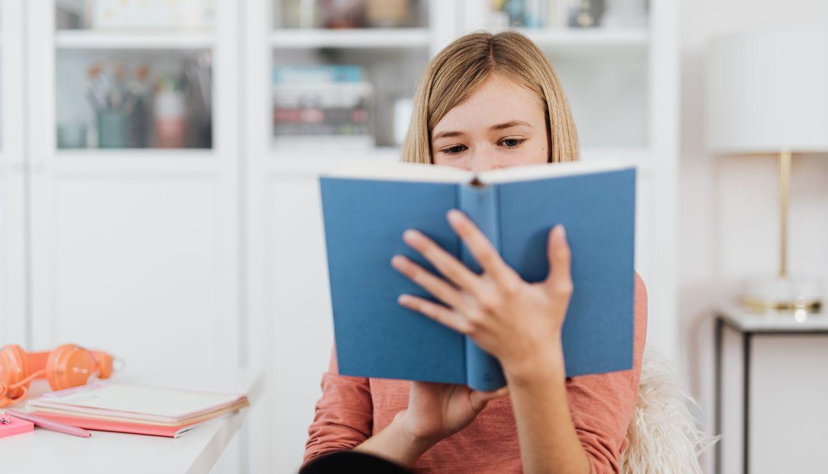Italiano alle Medie: tornano centrali il corsivo, le regole e la lettura. Guida alle Nuove Indicazioni Nazionali