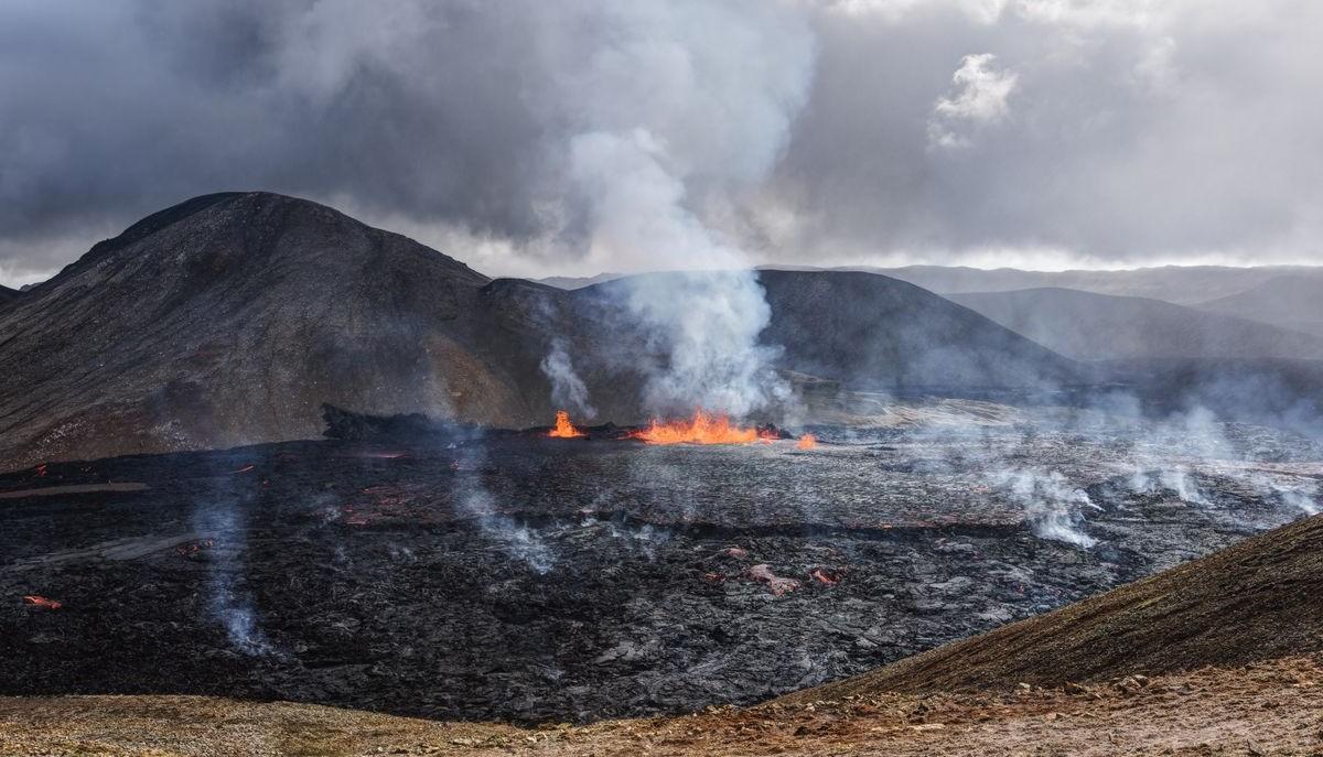 Eruzione dell’Etna, voli sospesi a Catania: le scuole restano aperte?