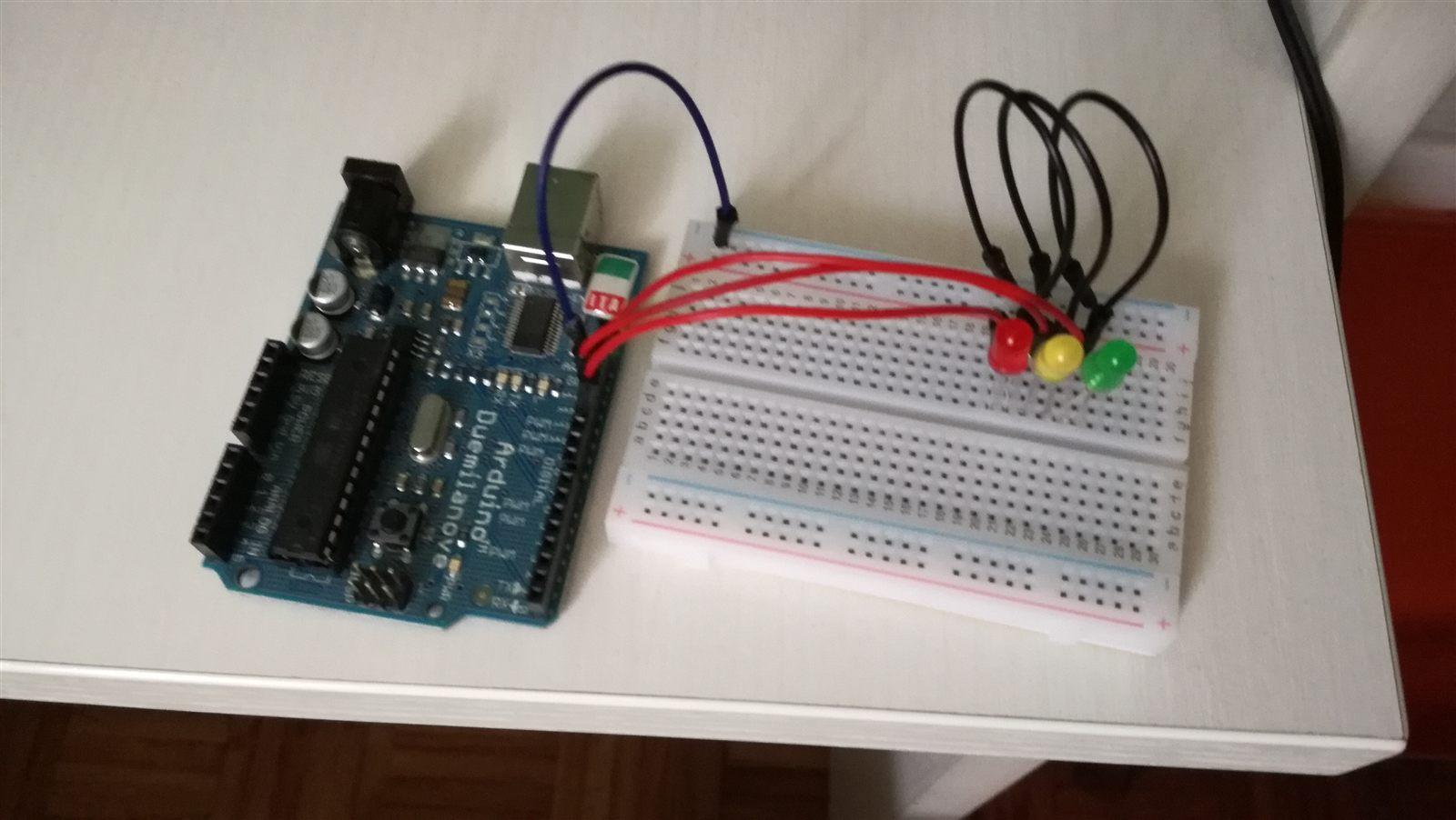 Arduino con breadboard e LED, circuito per il lampeggiamento di un LED