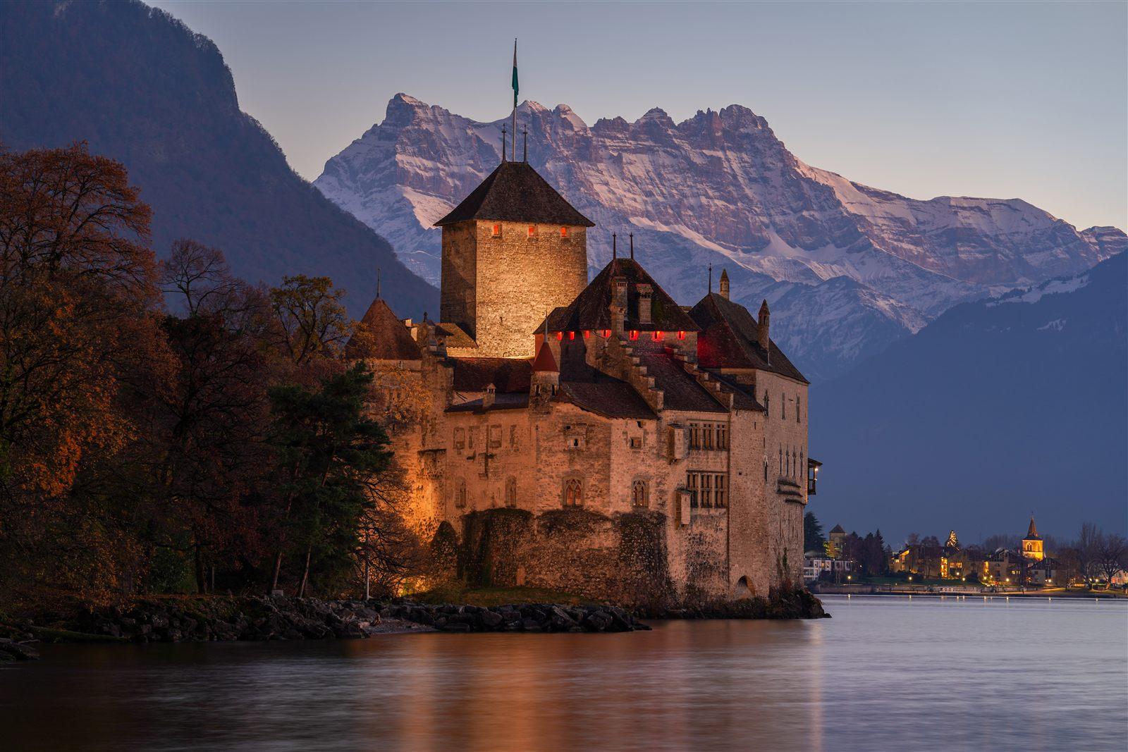 Castello di Chillon sul lago di Ginevra, architettura medievale