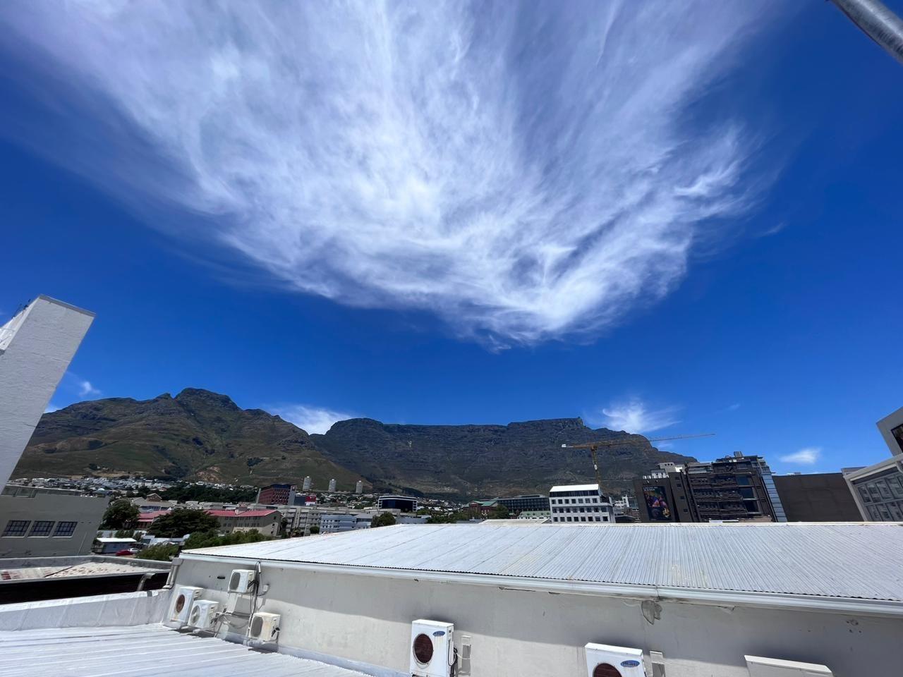 Skyline di Citt&agrave; del Capo con la Table Mountain in Sudafrica