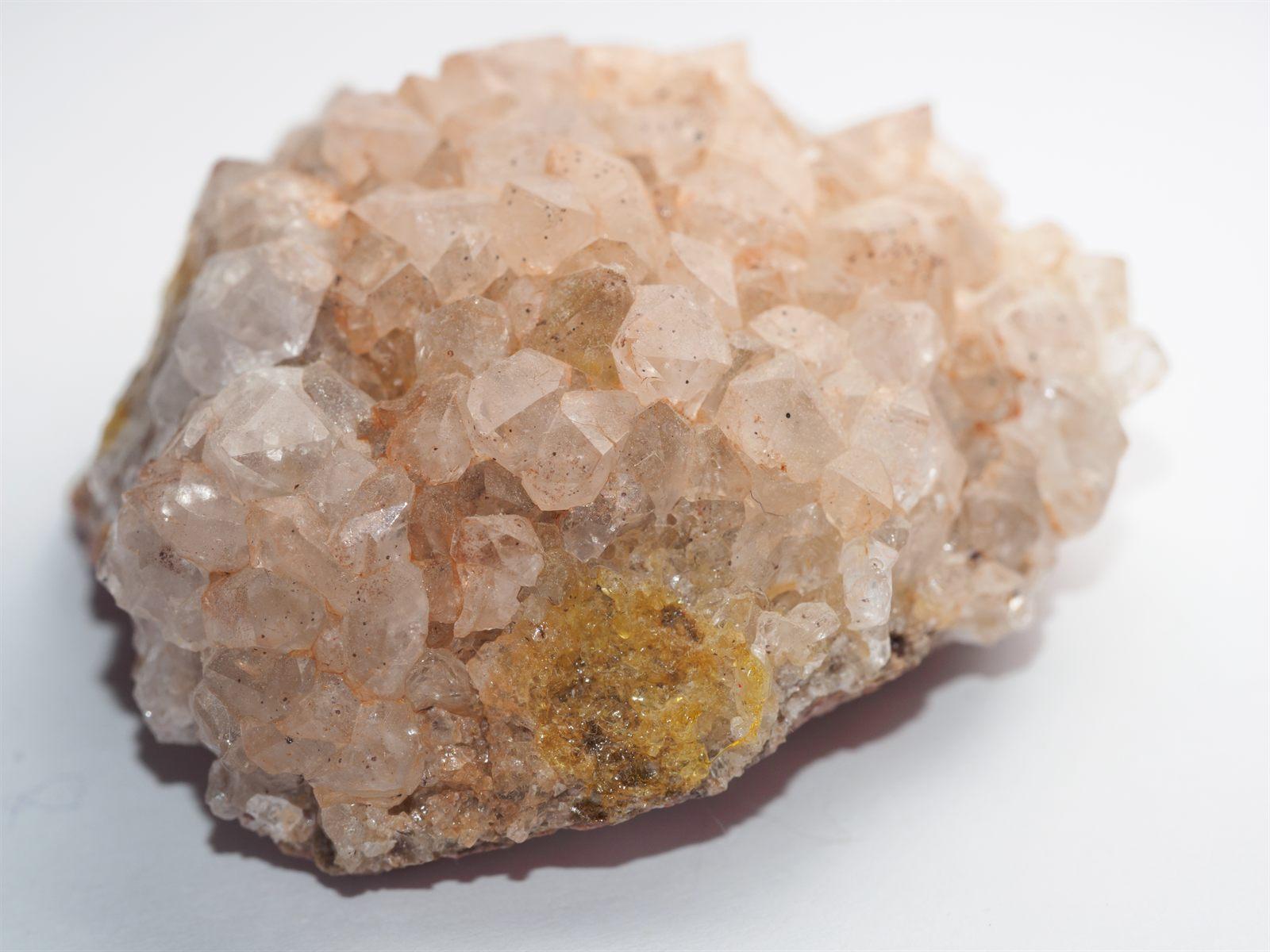 Cristalli di quarzo, ultimo minerale a cristallizzare nella serie di Bowen