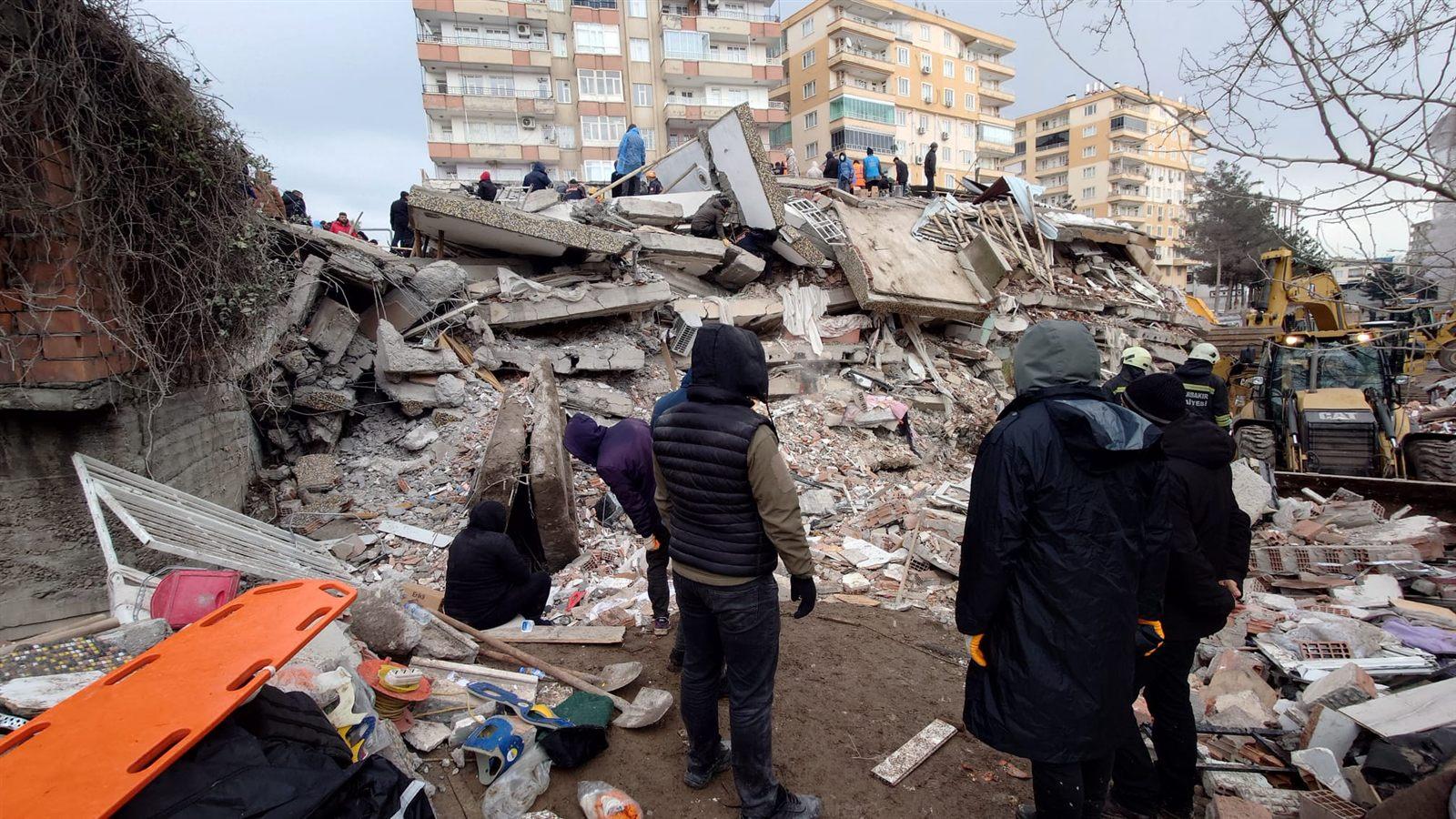 Edificio crollato dopo il terremoto in Turchia del 2023