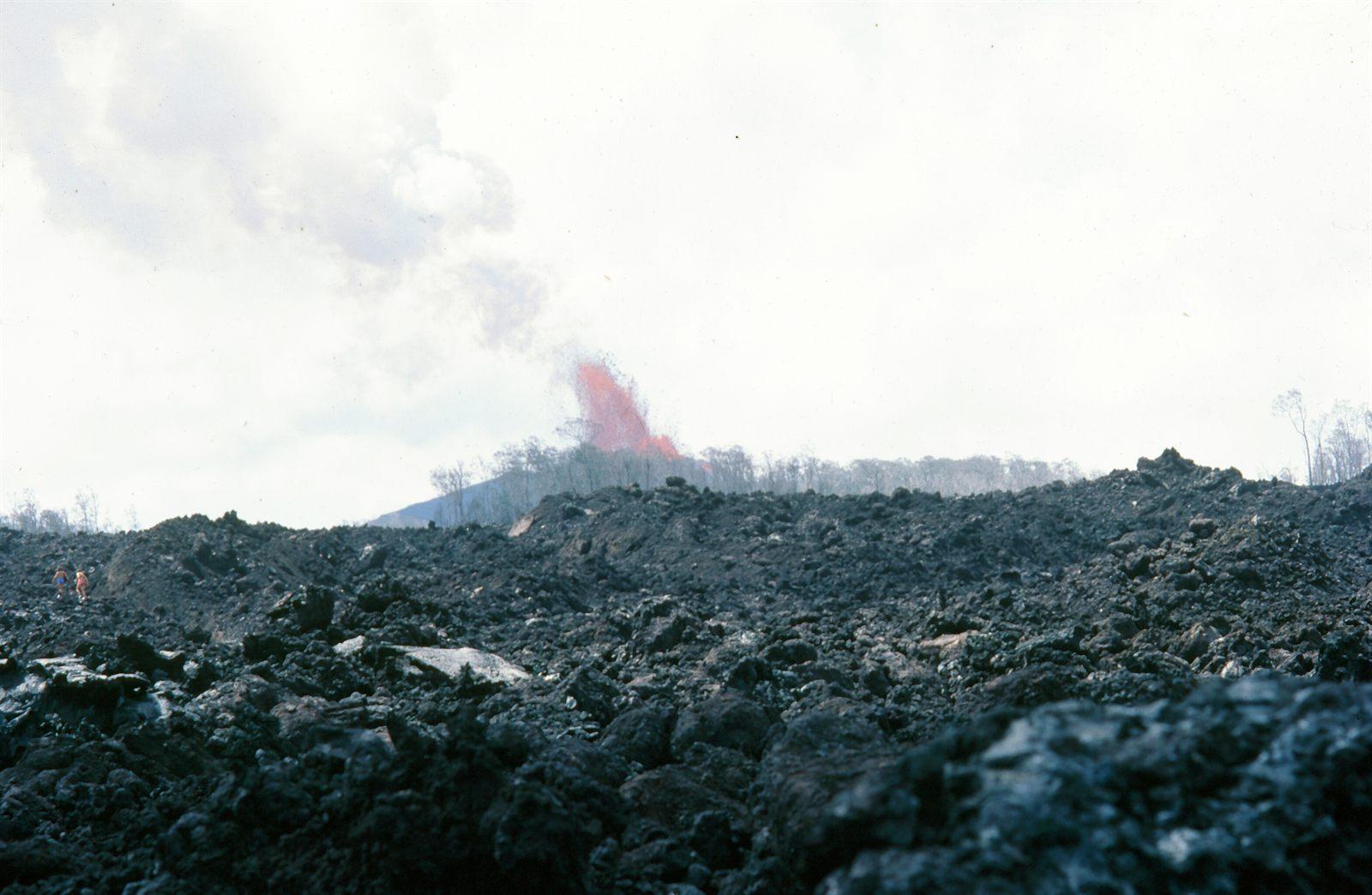 Magma incandescente durante un'eruzione del vulcano Kilauea alle Hawaii