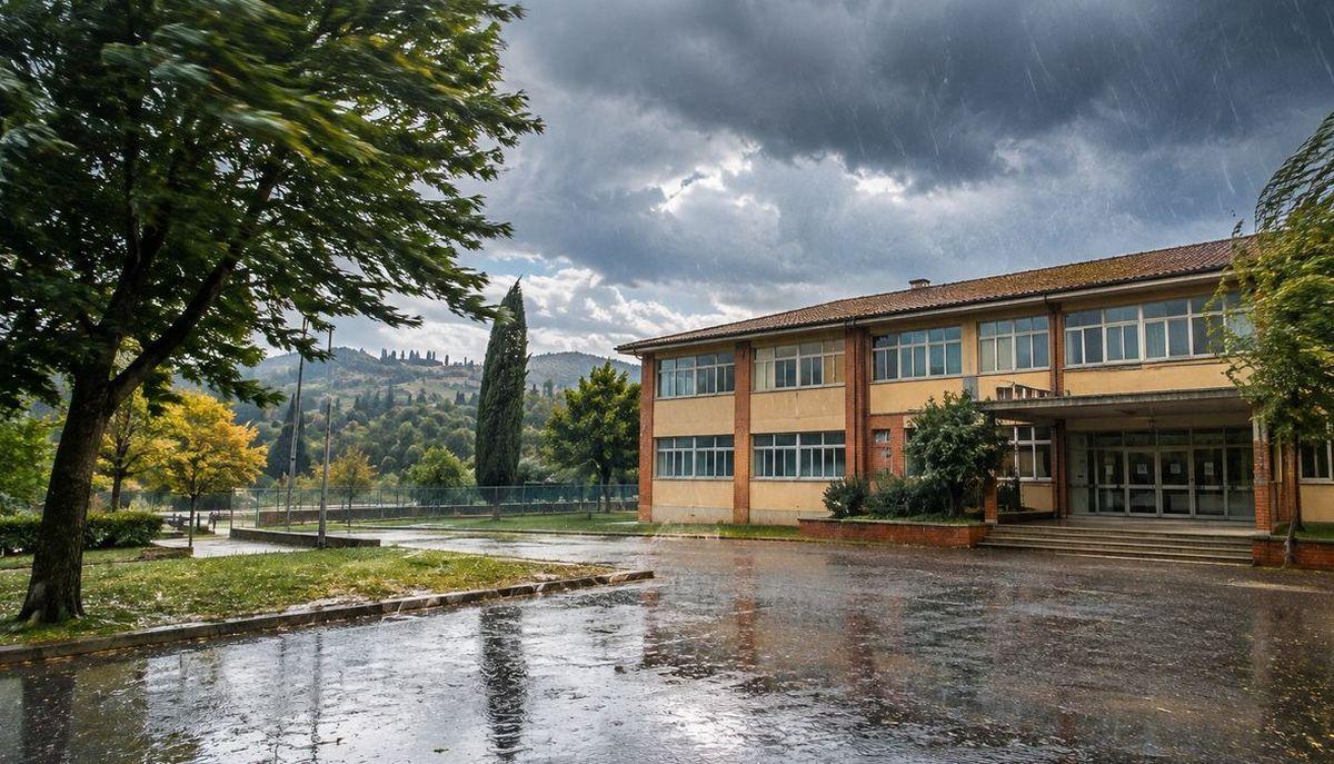 Allerta arancione: scuole chiuse giovedì 8 ottobre in diversi comuni toscani