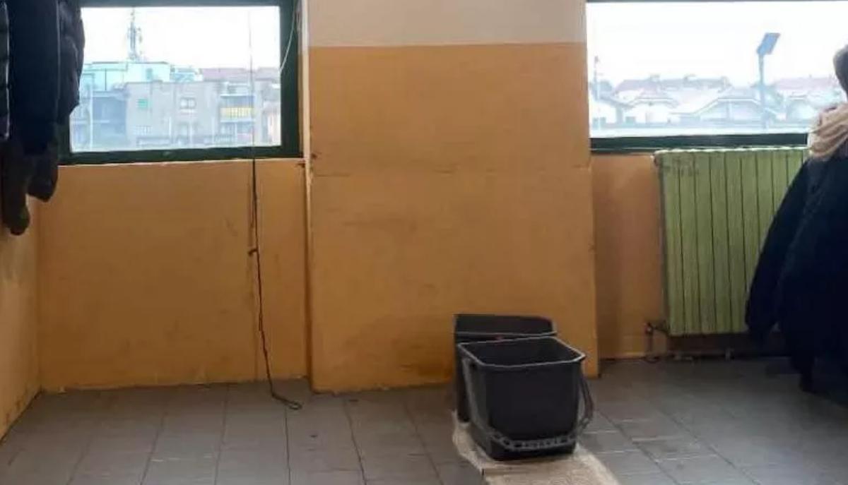 scuola pioggia in classe torino