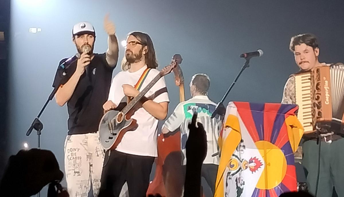 Il tour lampo dei Pinguini Tattici Nucleari nei club (e subito sold out): quando e dove vederli