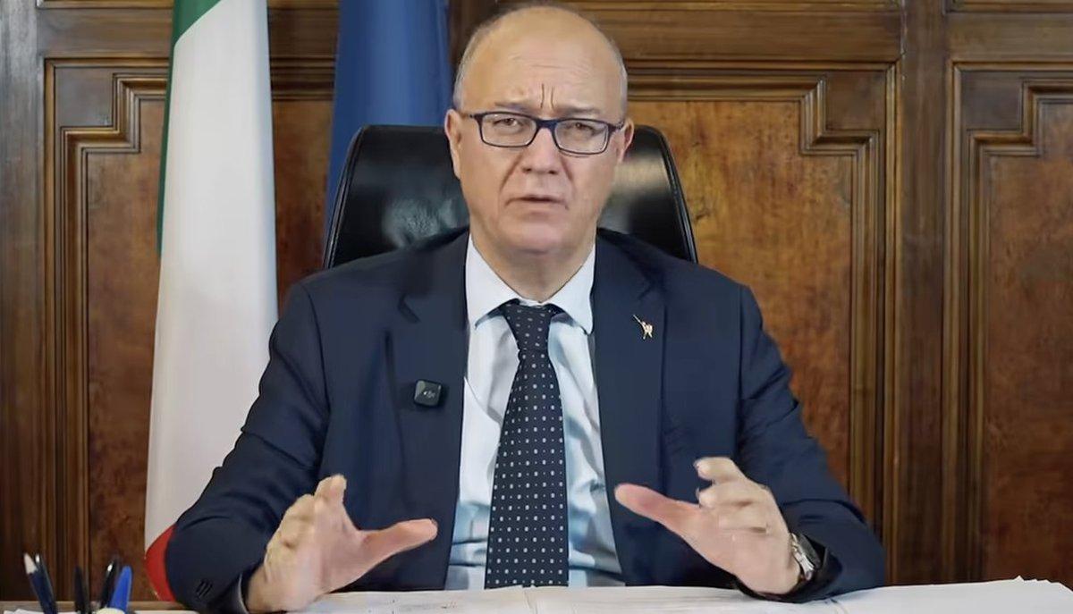 Valditara replica alle proteste e nega tagli alla scuola per le armi
