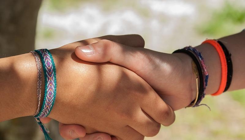 Comunicazione tra adolescenti articolo