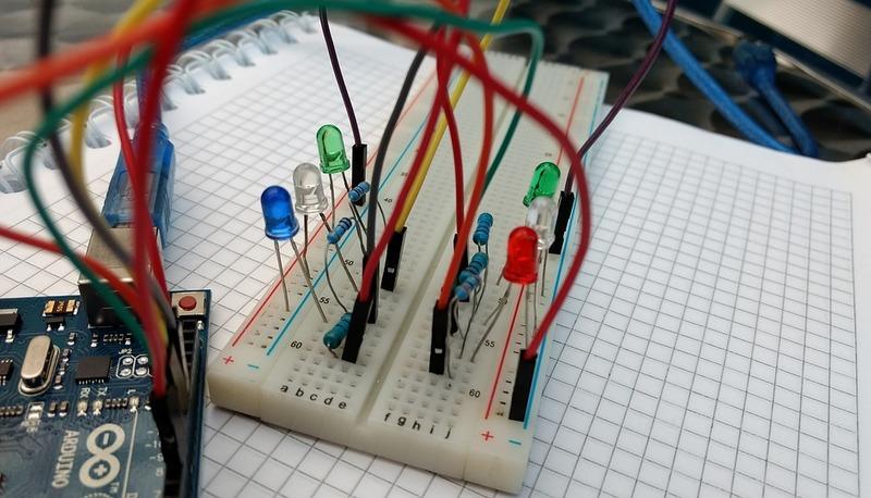 I circuiti elettrici: La corrente elettrica - StudiaFacile