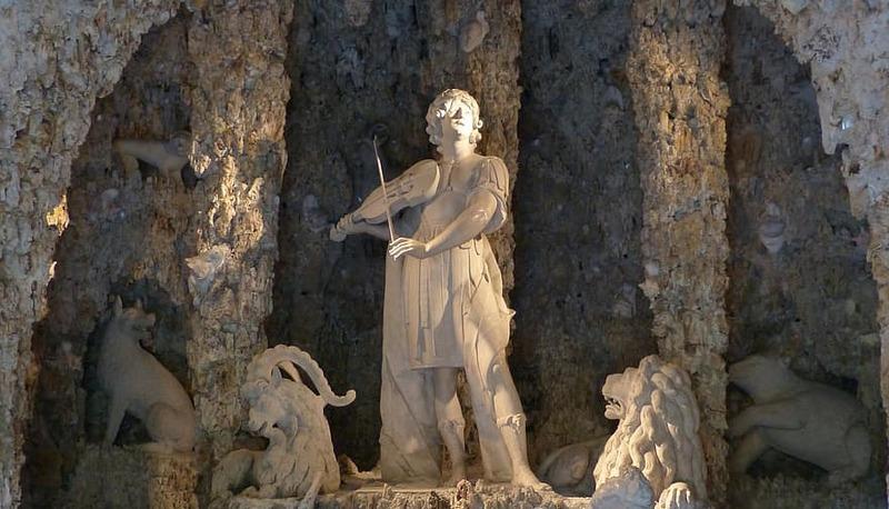 Sonetto e ode - Caratteristiche principali articolo