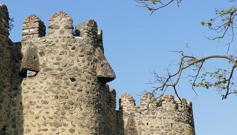 Riflessioni e suddivisioni del Medioevo: dall'Alto al Basso Medioevo articolo