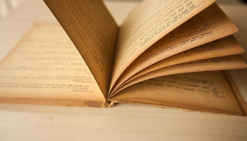 Le principali figure retoriche nell'Iliade: esempi e significati articolo