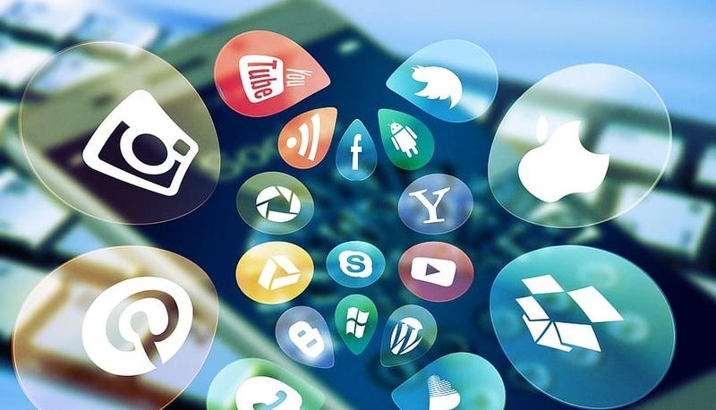 Comunicazione in rete: Origini, vantaggi e rischi articolo