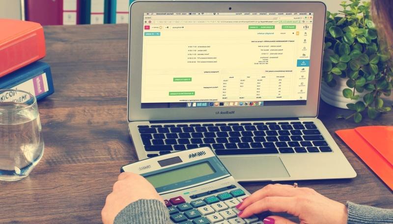 Frazioni numeriche - Proprietà ed operazioni articolo