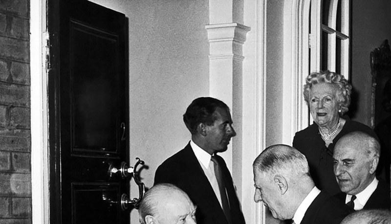 Charles de Gaulle: Vita, Carriera e Impatto sulla Storia Francese articolo
