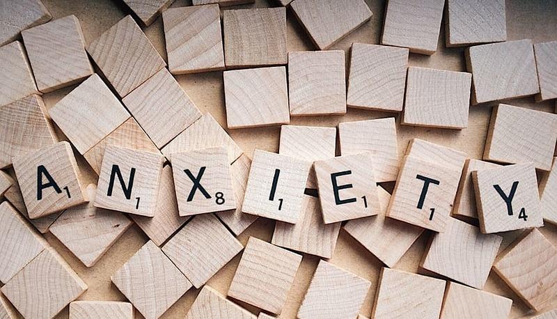 L’ansia: tipologie e sintomi fisici e psichici articolo