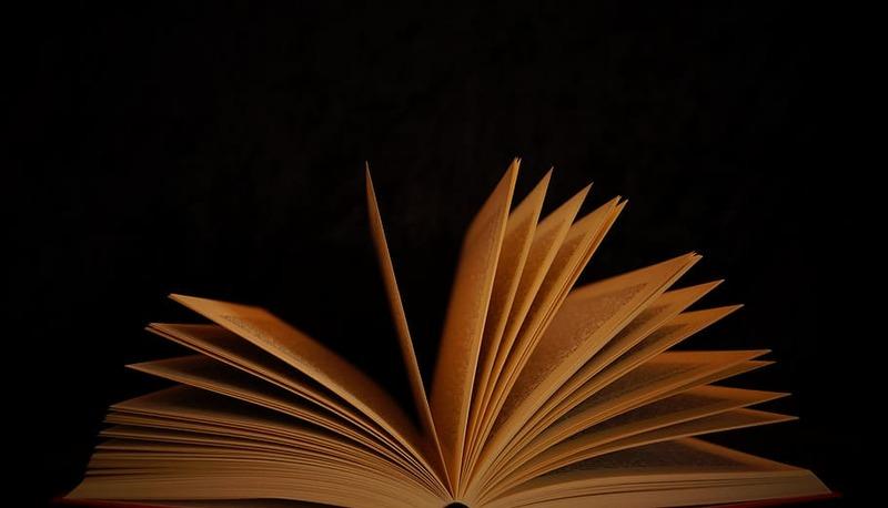 Umberto Eco: un viaggio tra semiotica, narrativa e Medioevo articolo