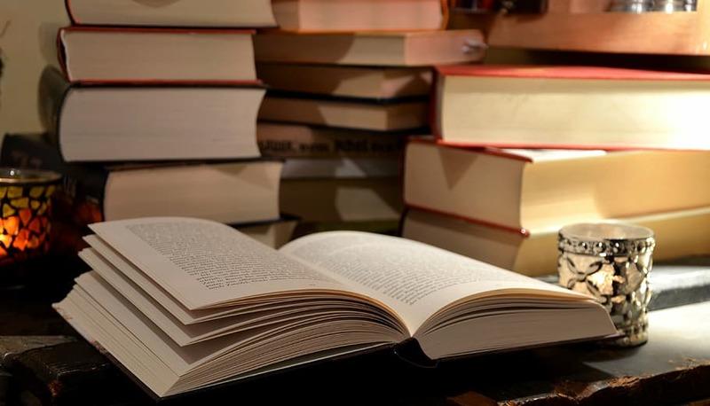 Umberto Eco: un viaggio tra semiotica, narrativa e Medioevo articolo