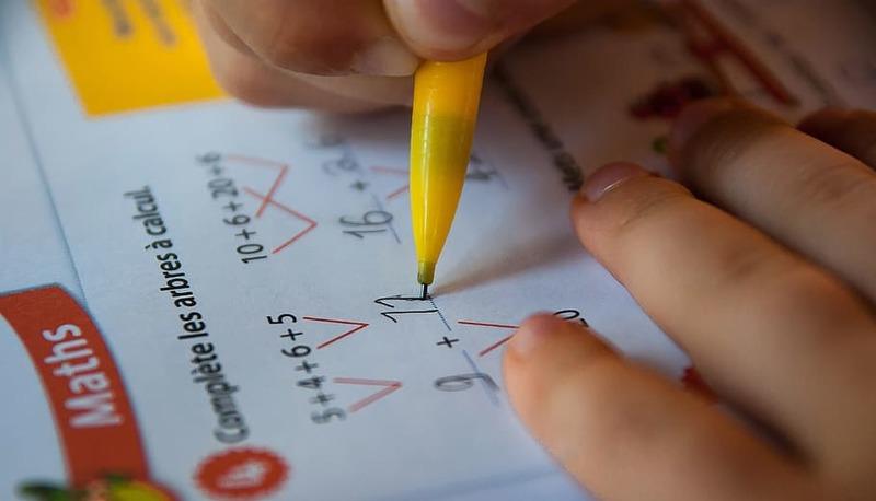 Trapezi: formule, definizioni e proprietà articolo