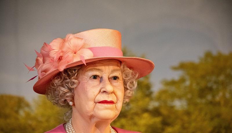 Elisabetta Inghilterra: vita di una regina articolo