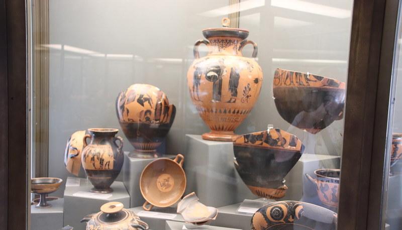 La Civiltà Etrusca: Enigmi, Arte e Declino di un'Antica Cultura Italiana articolo