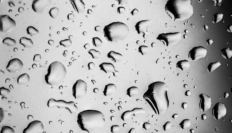 Acquazzone primaverile, tema articolo