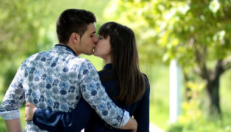 Tema sul bacio articolo