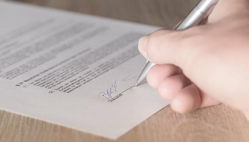 Persino o perfino: qual è la forma corretta e quando usarla? articolo