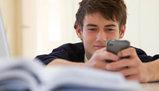 Vai male a scuola? È colpa del cellulare